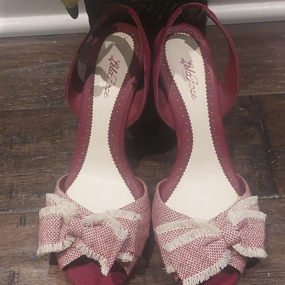 💫❣️MARK DOWN❣️💫cute maroon bow shoes - Picture 3 of 10